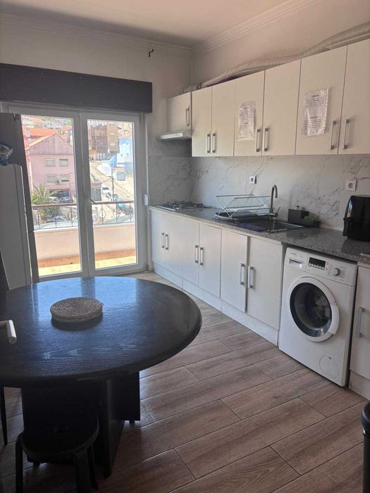 Quartos para arrendamento mensal em Ramada