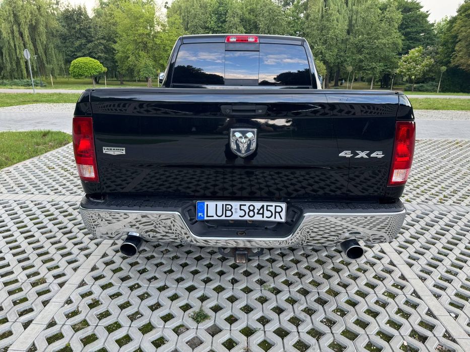 Dodge Ram 1500 Laramie  5.7 hemi 4x4