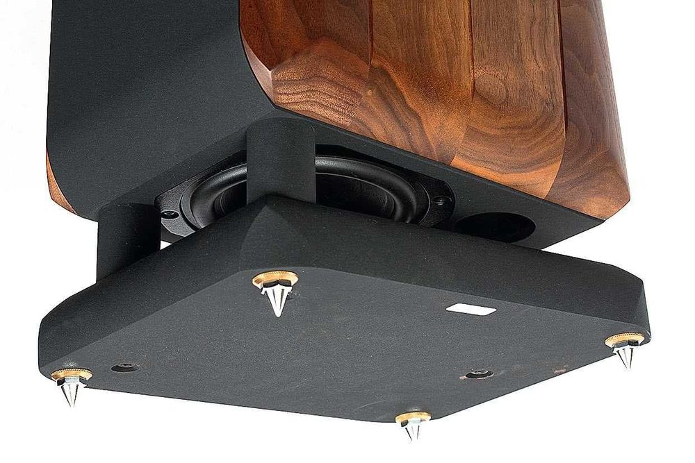 Chario Constellation Cygnus. Hi-End 3-х полосная напольная акустика