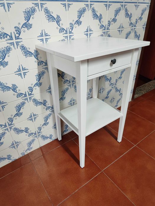 Mesa de Cabeceira IKEA HEMNES – Branca