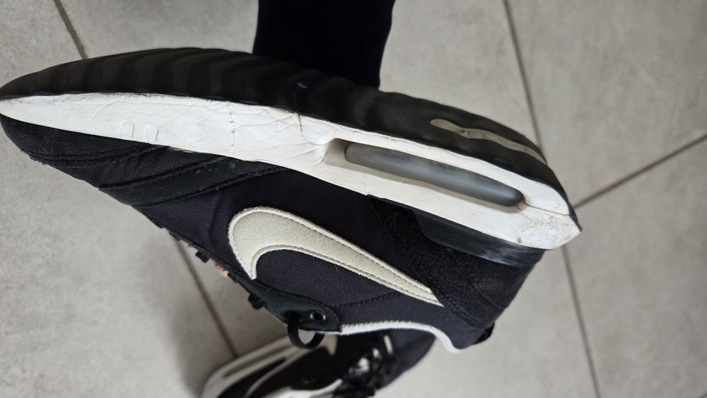 Кросівки Nike  оригинал,  38.5  размер