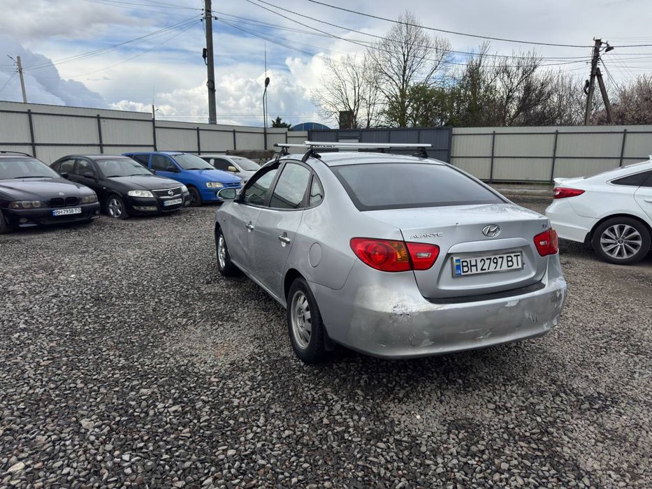 Hyundai Elantra 1.6 автомат