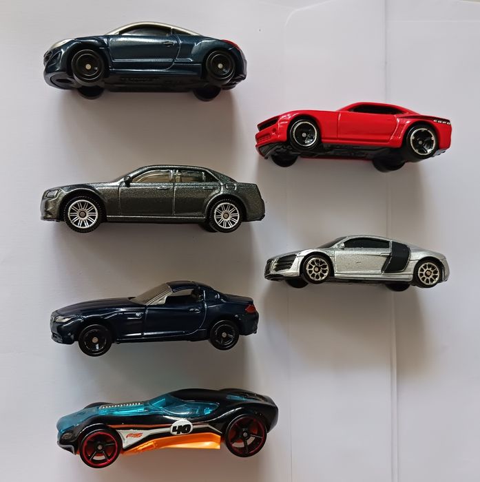 Miniaturas diecast 1:64