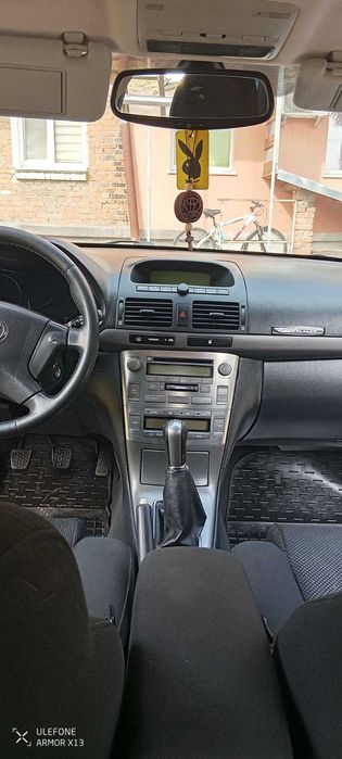 Тойота Авенсіс Т25