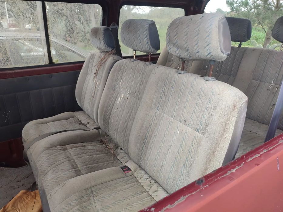 Toyota Hiace 2.4D de 1999 para peças
