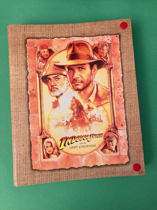 Dossier Escolar do Indiana Jones Anos 80 Ambar