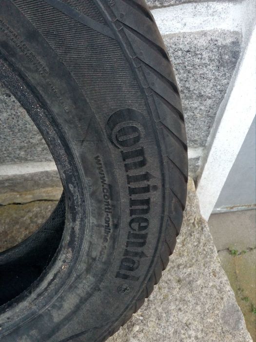 Par de Pneus Comercial Continental - 195 65 R15