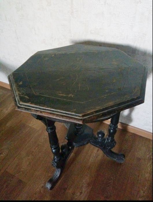 Карточный столик под реставрацию .