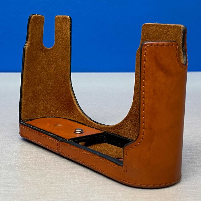 Leica Q3 Leather Halfcase | 19652 | Cognac