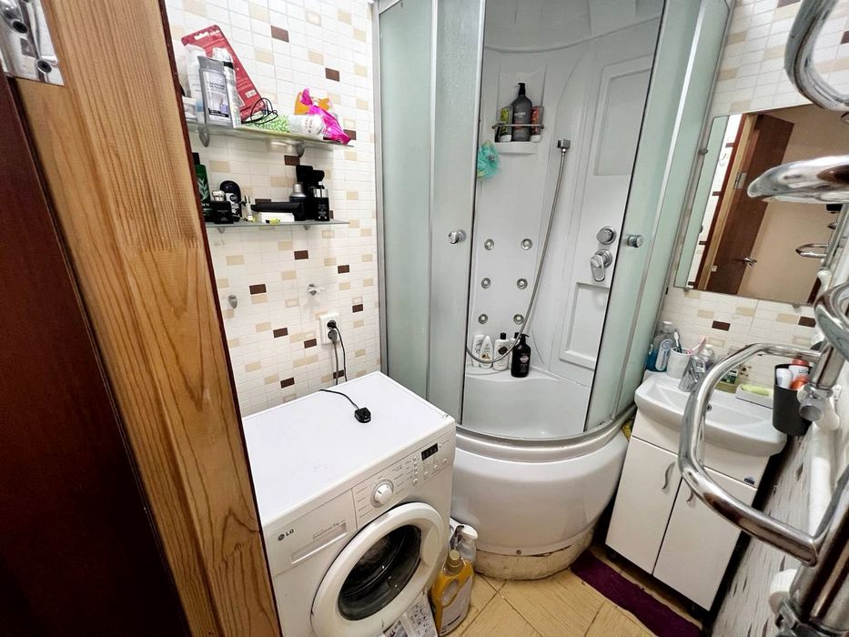 Космонавтів/Миколаївська 2к квартира у продажі. 1 поверх з 5