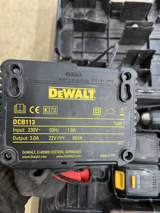 Шуруповерт Dewalt DCD777