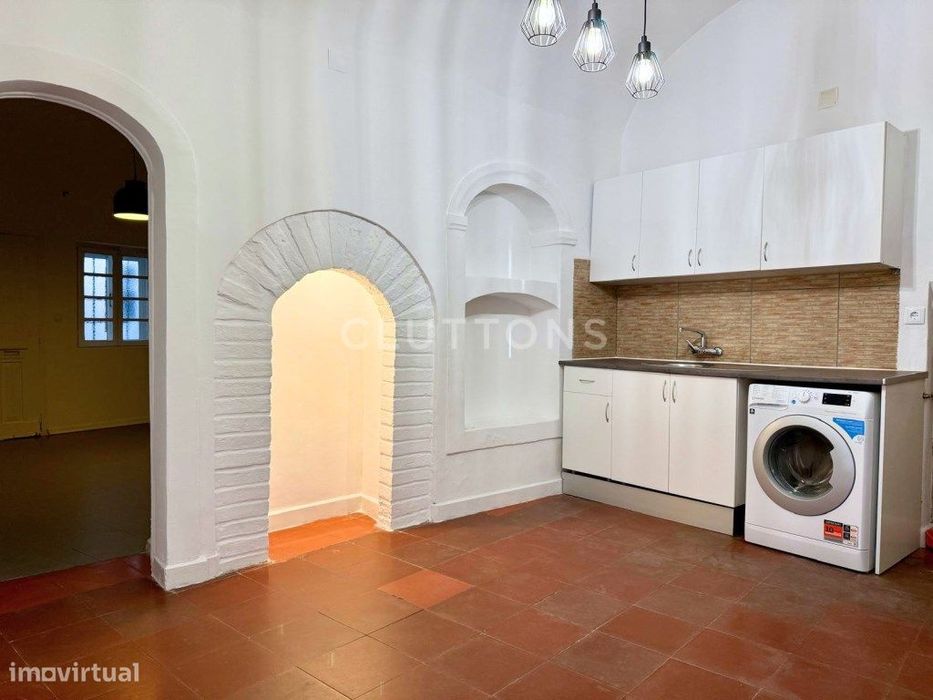 Investimento no Centro Histórico de Évora, 2 Apartamentos, Junto Un...