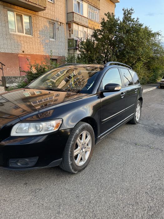 Продам автомобіль Volvo v50
