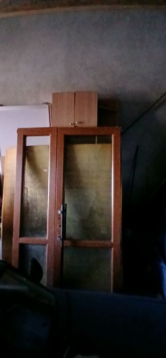 Висота 227,на 139см.Колір золотий   дуб.Рама пошкоджена.