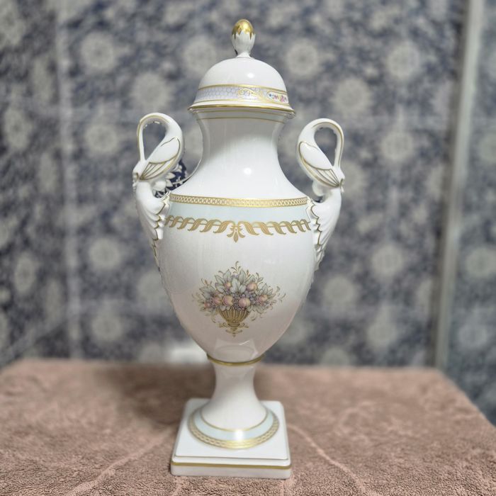 Ваза из фарфора каминная -  Kaiser - 42  см - Германия