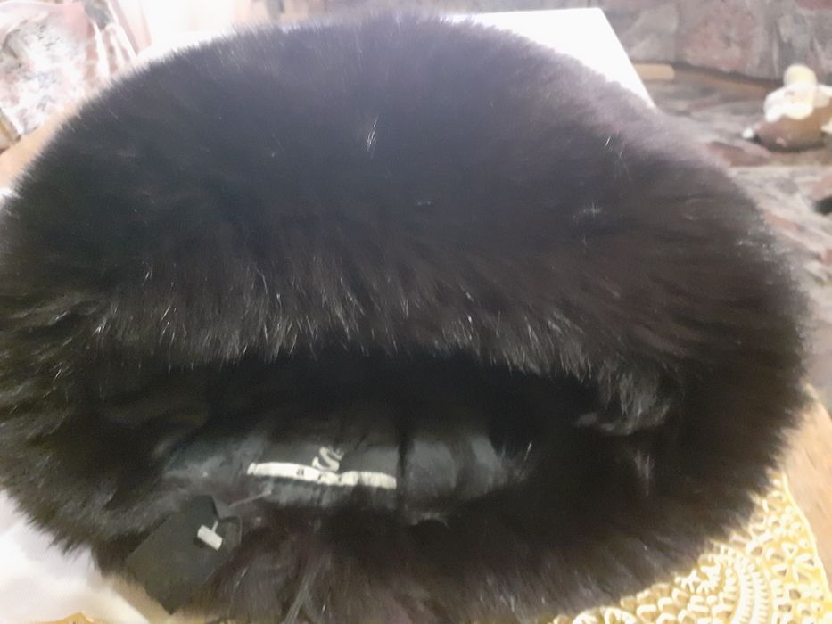 Женская меховая шапка