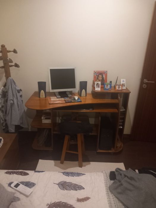 Secretary Desk in Excellent Condition64553335279618120