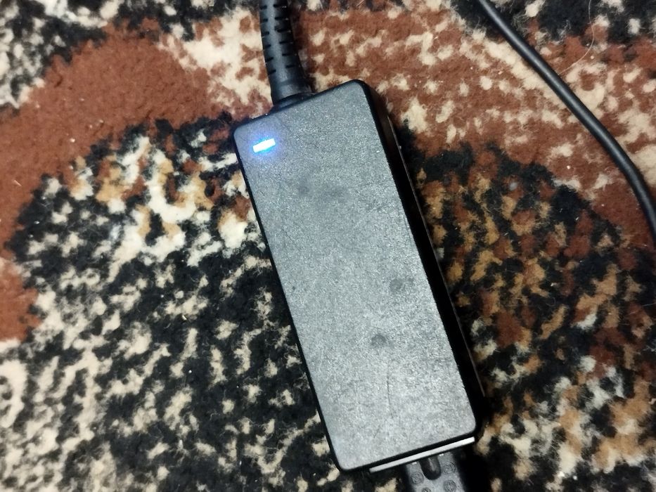 Małą ładowarka Laptopa Asus