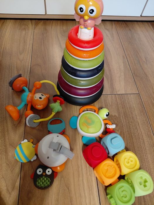 Klocki sensoryczne wieża pozytywka grzechotka grająca