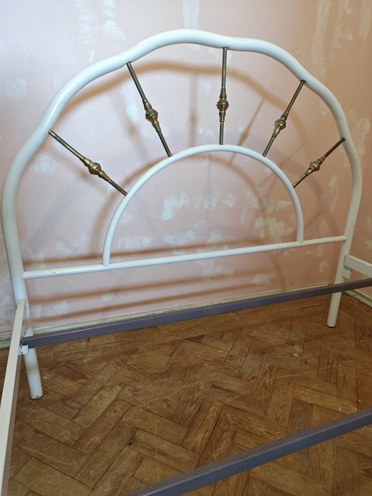 Cama de ferro, branca