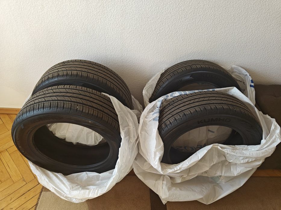 Продам шини Kumho Solus TA21 215/55/17