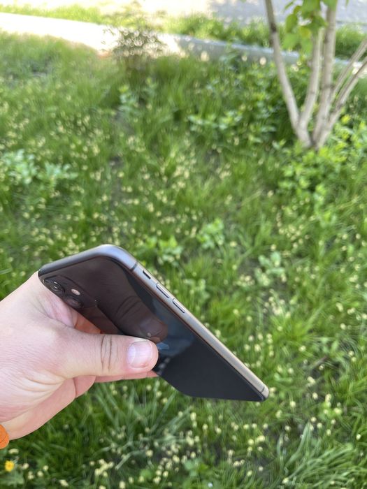 iPhone 11 neverlock акб 86%