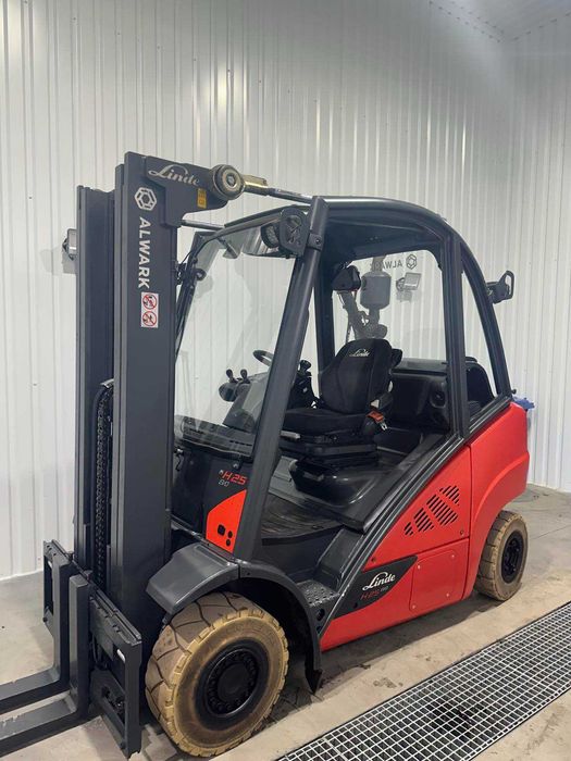Газовий навантажувач Linde H25T - вантажопідйомність – 2500 кг