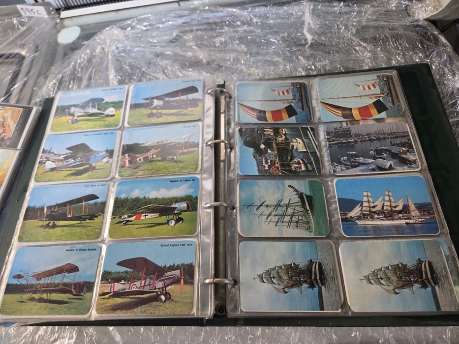 1300 calendários de bolso em estado novo a partir dos anos 70. 130 euros .