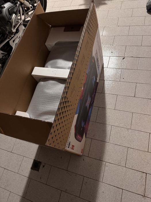 Vendo JBL PartBox 710 nova