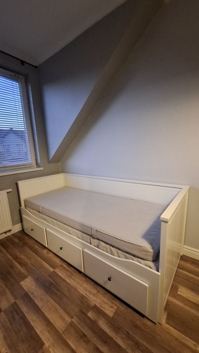 Łóżko Ikea Hemnes materac VANNAREID
