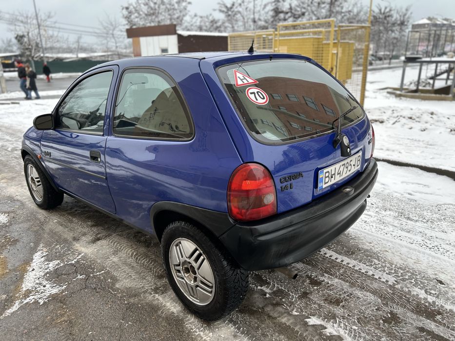 Opel Corsa 1996 avtomat Газ бензин
