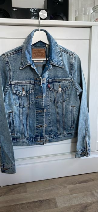 Lindo blusao de ganga novo da levis tamanho S