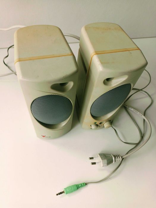 2 Speaker Columns437033370240962561