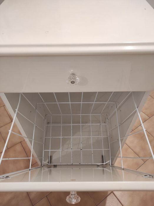 Roupeiro lacado ótimos estado