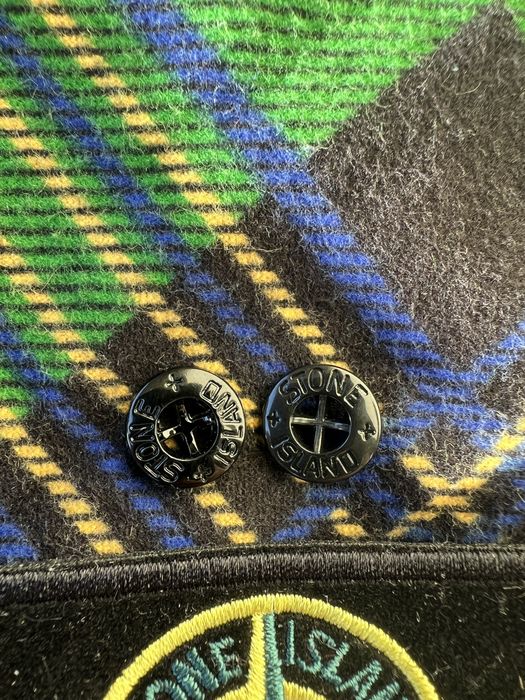 Path Stone Island