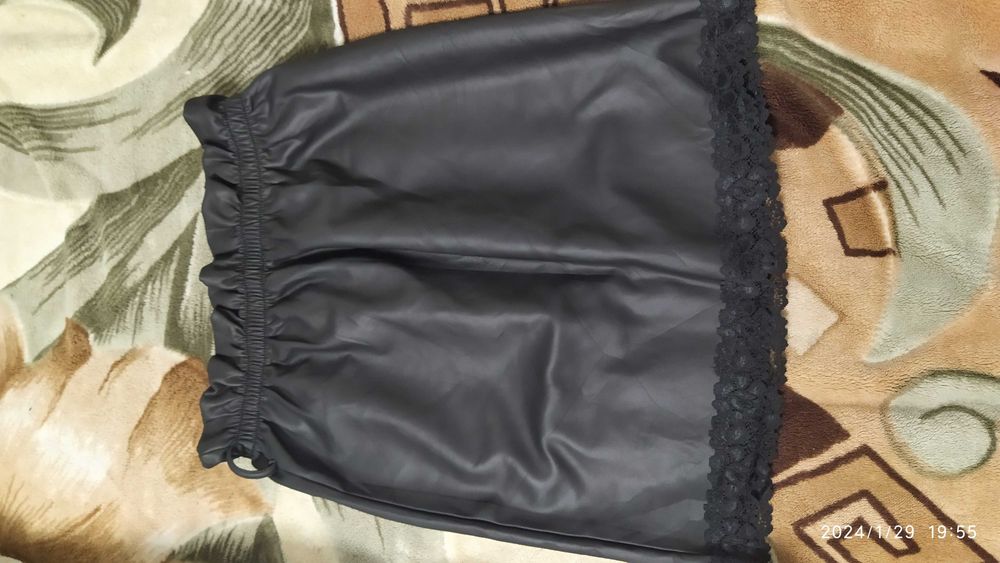 Жіноча спідниця з екошкіри