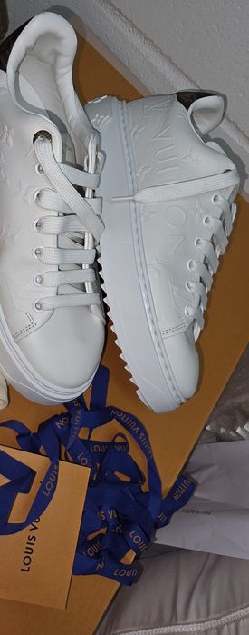 Tenis Louis Vuitton praticamente novos.