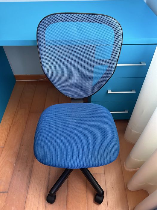 Conjunto Secretária e Cadeira