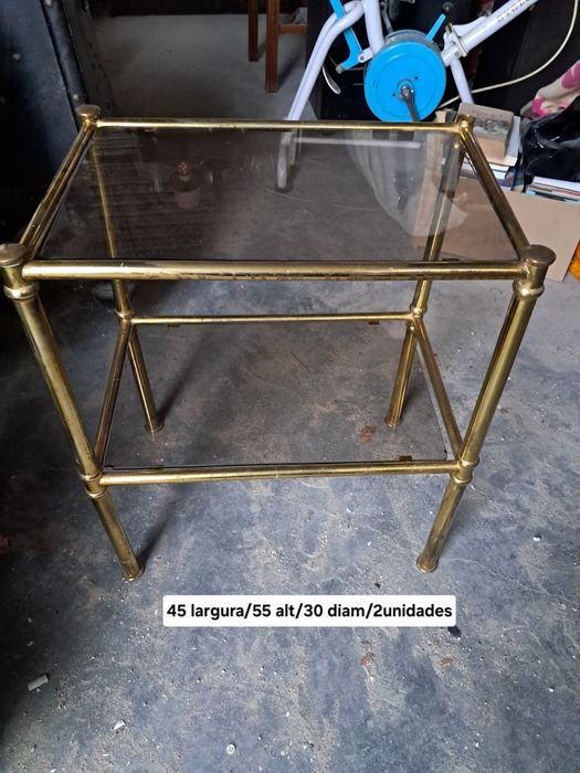Duas mesinha em ferro