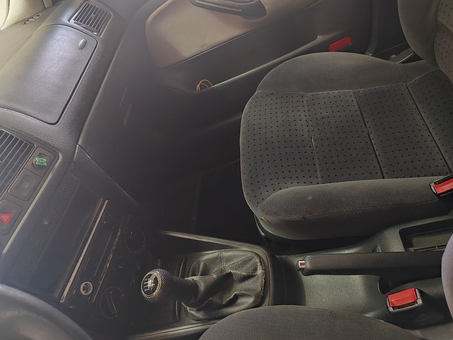 VW Golf 1.4i  Gasolina GPL A/C Bom estado