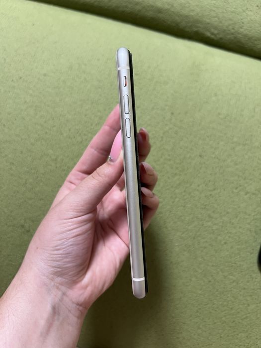 Продам iPhone 11