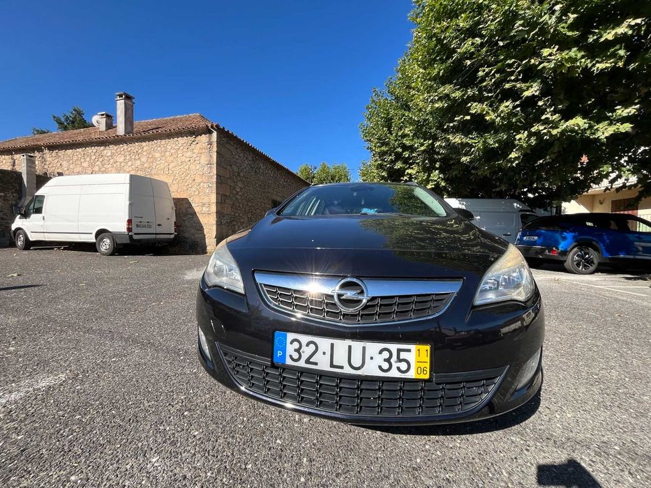 Opel Astra Sports Tourer 1.7 CDTI 125cv - Familiar - 240mil