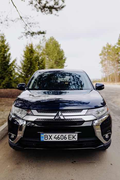 Мітсубісі Аутлендер 2017 року .Mitsubishi Outlander 2017