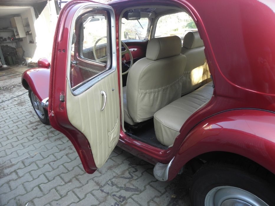 Zabytkowy Citroen BL 11