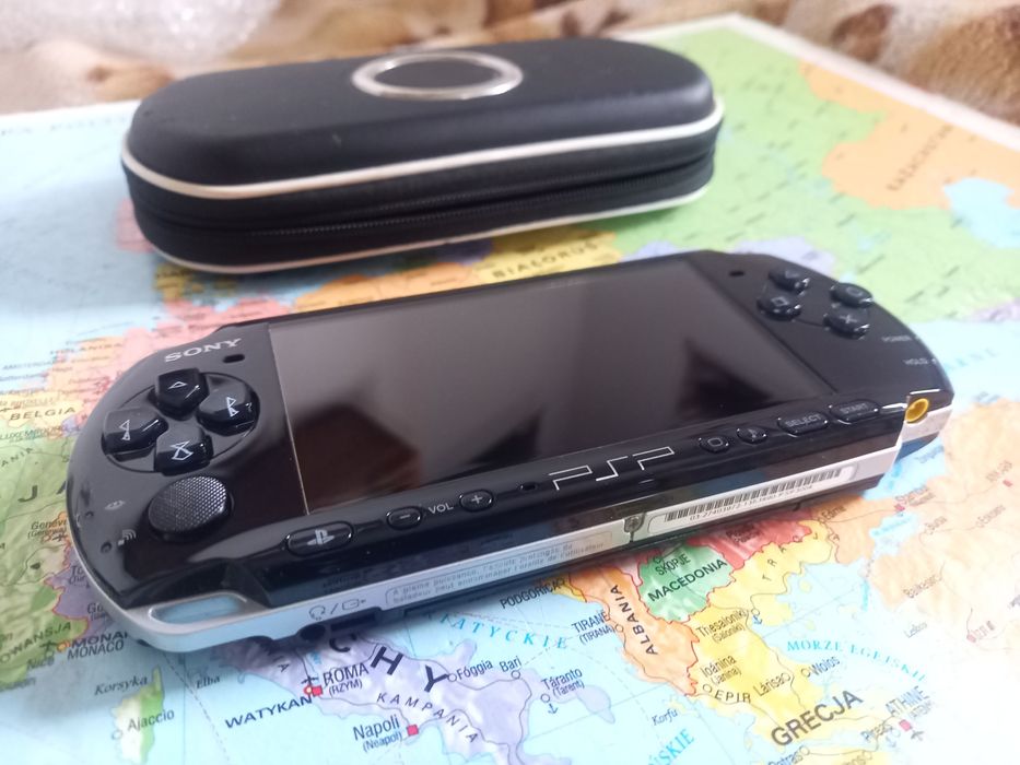 Konsola Sony psp 3004 (3000) slim 17 gier