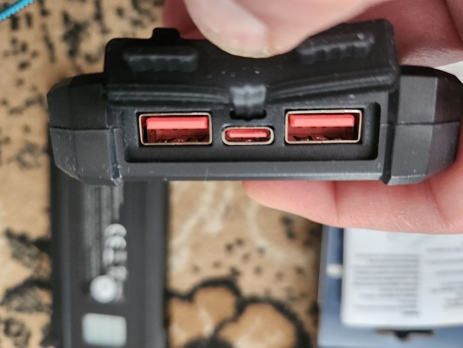 Павербанк батарея зарядка фонарик сертифікований 10000mAh лампочка