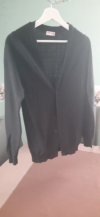 Sweter czarny chłopięcy