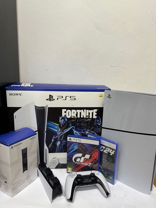 Konsola PlayStation 5 z napędem 1TB + Pad + 2 gry + stacja ładująca