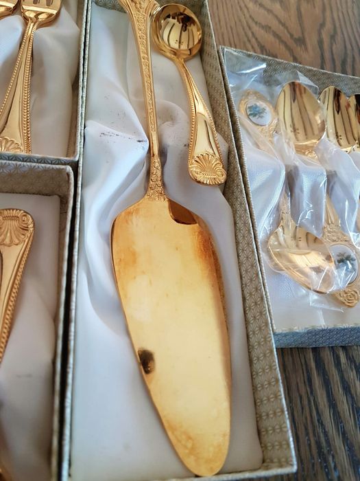 Talheres banhados a ouro