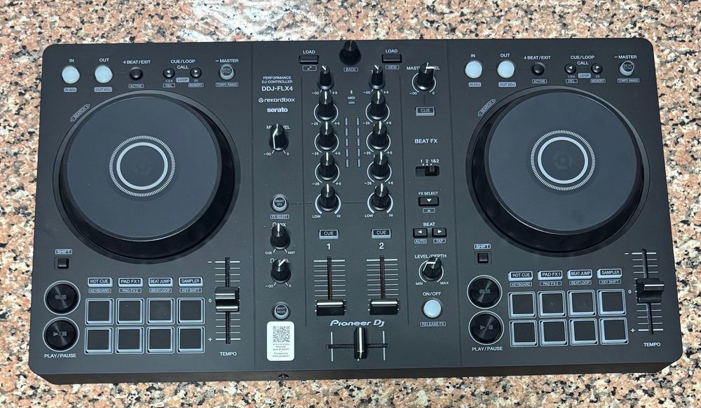 Vendo Pioneer DDJ-FLX4 nova com mala!